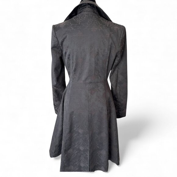 Hot Topic Once Upon a Time Captain Hook Black Jacquard Flare Coat Red Lined SZ S - Picture 3 of 14